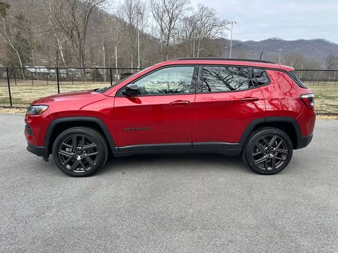 New 2026 Jeep Compass Latitude w/ Sun and Sound Group image 7