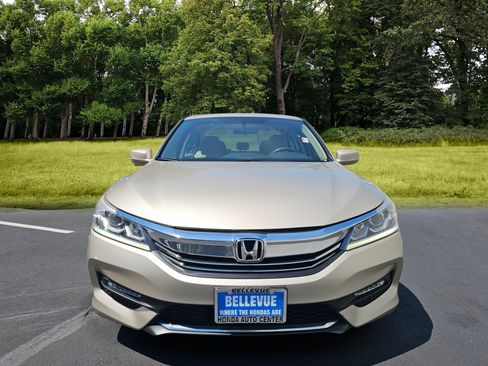 Used 2016 Honda Accord EX image 37