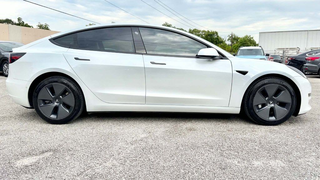 Used 2022 Tesla Model 3 Long Range AWD/4WD image 4