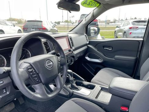 Used 2024 Nissan Frontier SV w/ SV Convenience Package RWD image 11