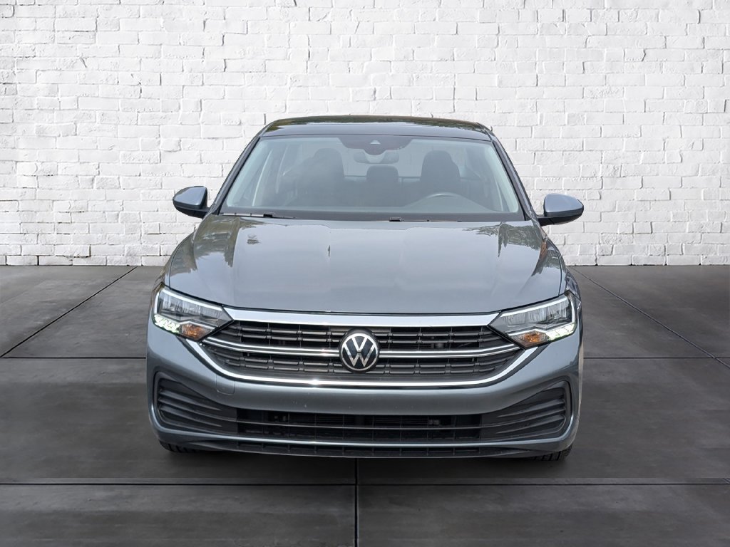 Used 2024 Volkswagen Jetta SE FWD image 3