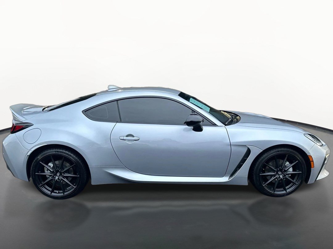 Used 2026 Toyota GR86 Premium w/ ALL Weather Mat Package (TMS) RWD image 2