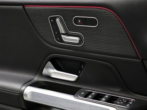 Certified 2023 Mercedes-Benz GLB 250 4MATIC image 23