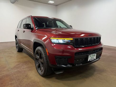 Used 2023 Jeep Grand Cherokee L Laredo AWD/4WD image 30