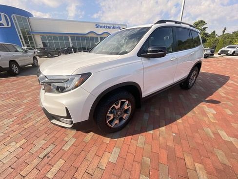 Certified 2023 Honda Passport TrailSport image 28