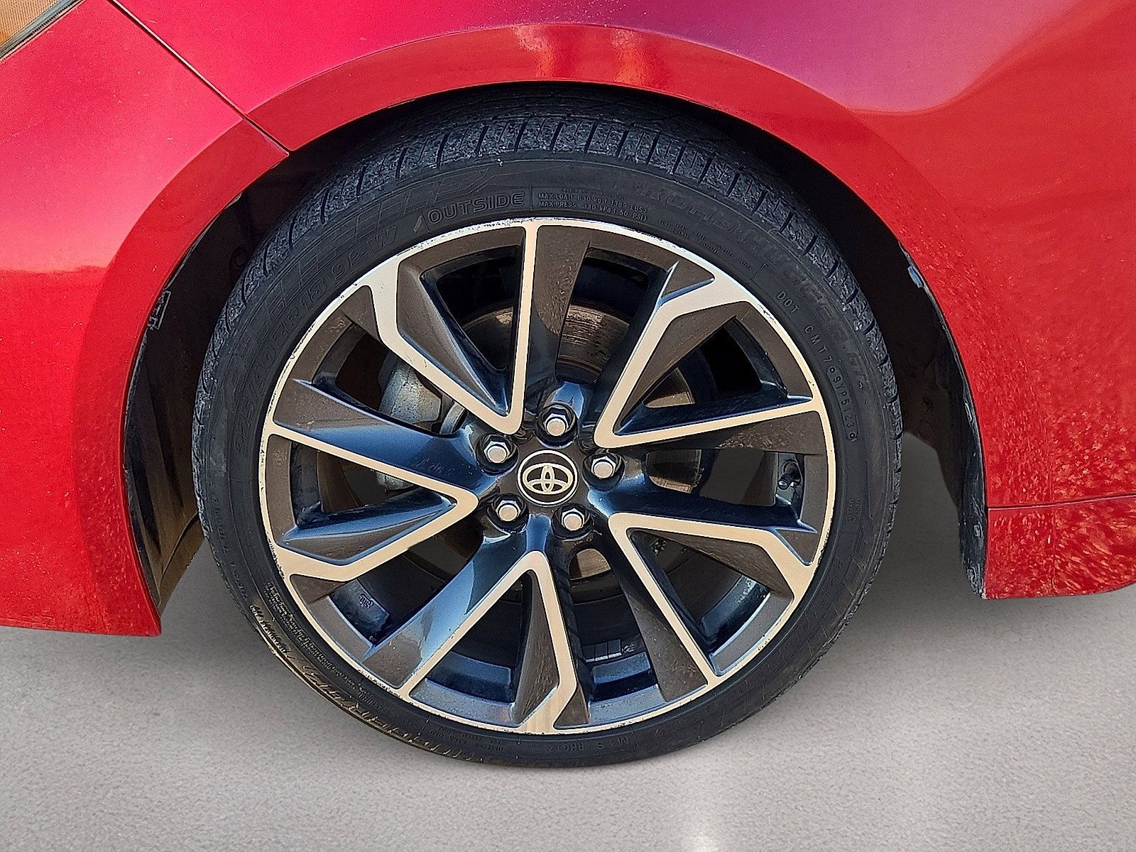 Used 2020 Toyota Corolla SE w/ SE Premium Package FWD image 10