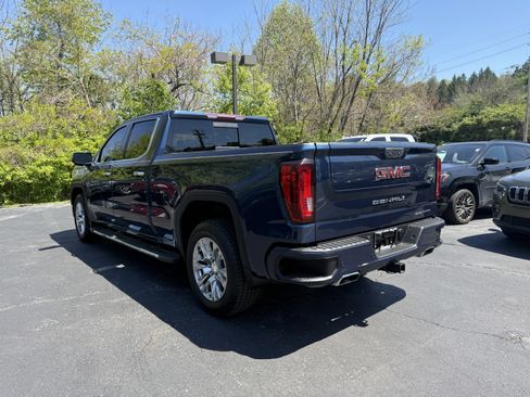 Used 2021 GMC Sierra 1500 Denali w/ Driver Alert Package II AWD/4WD image 4