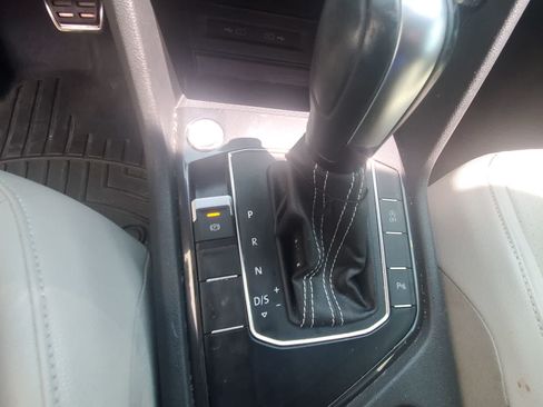 Used 2021 Volkswagen Tiguan SE R-Line FWD image 16