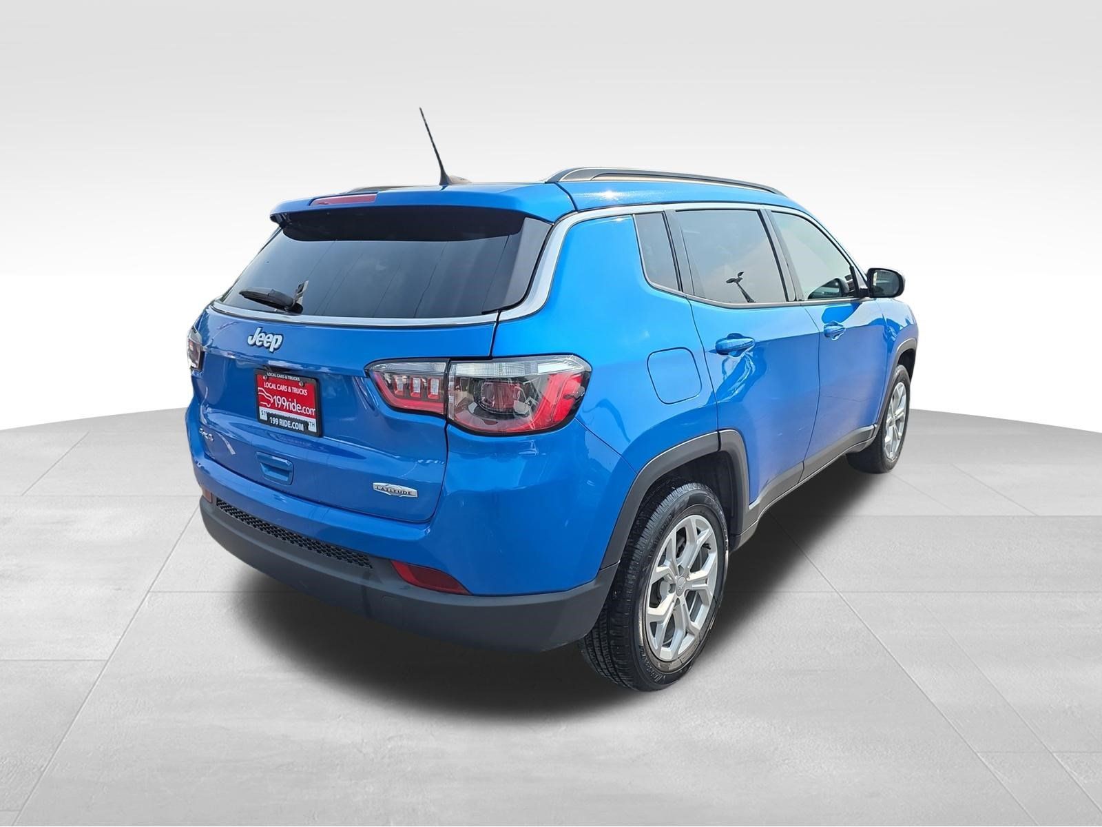 Used 2024 Jeep Compass Latitude AWD/4WD image 5