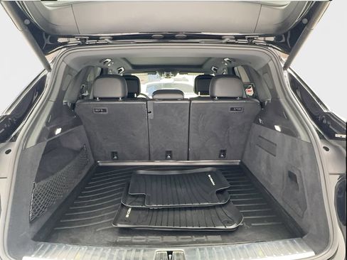 Used 2023 Porsche Cayenne image 17