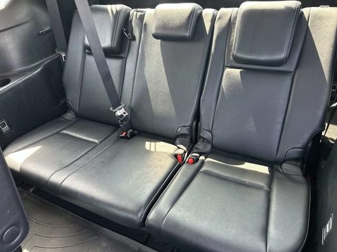 Used 2017 Toyota Highlander SE FWD image 21