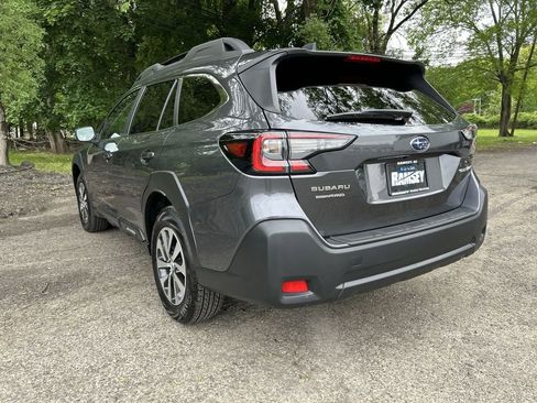 Certified 2025 Subaru Outback Premium AWD/4WD image 6