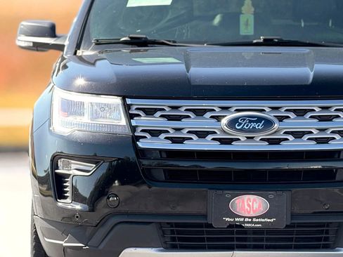 Used 2018 Ford Explorer XLT w/ Equipment Group 202A image 12