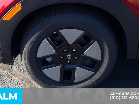 Used 2025 Hyundai Santa Fe SEL image 11