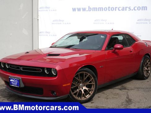 Used 2015 Dodge Challenger R/T Plus RWD image 2