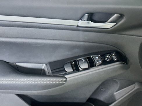 Used 2023 Nissan Altima 2.5 SV image 15