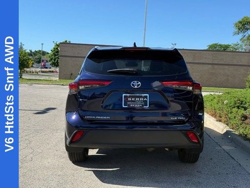 Used 2022 Toyota Highlander XLE AWD/4WD image 4