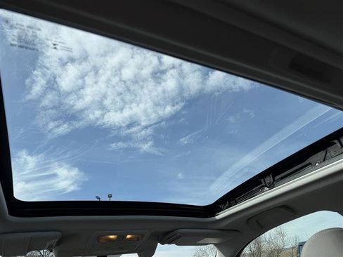 Used 2015 Subaru Forester 2.5i Limited image 12