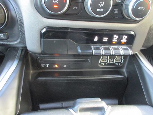Used 2019 RAM 1500 Big Horn AWD/4WD image 15