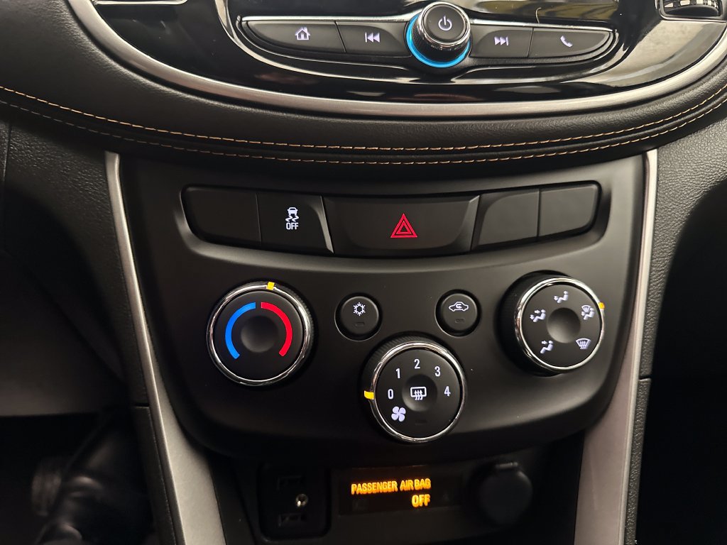 Used 2020 Chevrolet Trax LT FWD image 15