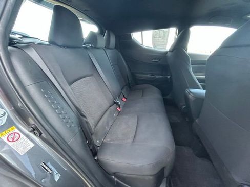 Used 2018 Toyota C-HR XLE image 30