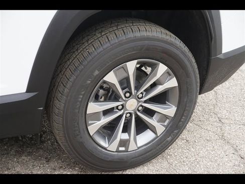 New 2026 Chevrolet Equinox LT w/ Convenience Package II image 25