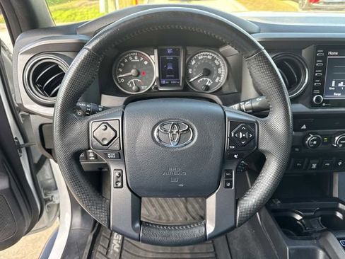 Used 2020 Toyota Tacoma TRD Off-Road image 22