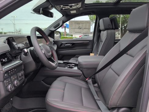 New 2026 Chevrolet Suburban RST image 15