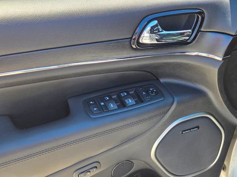 Used 2019 Jeep Grand Cherokee High Altitude AWD/4WD image 24