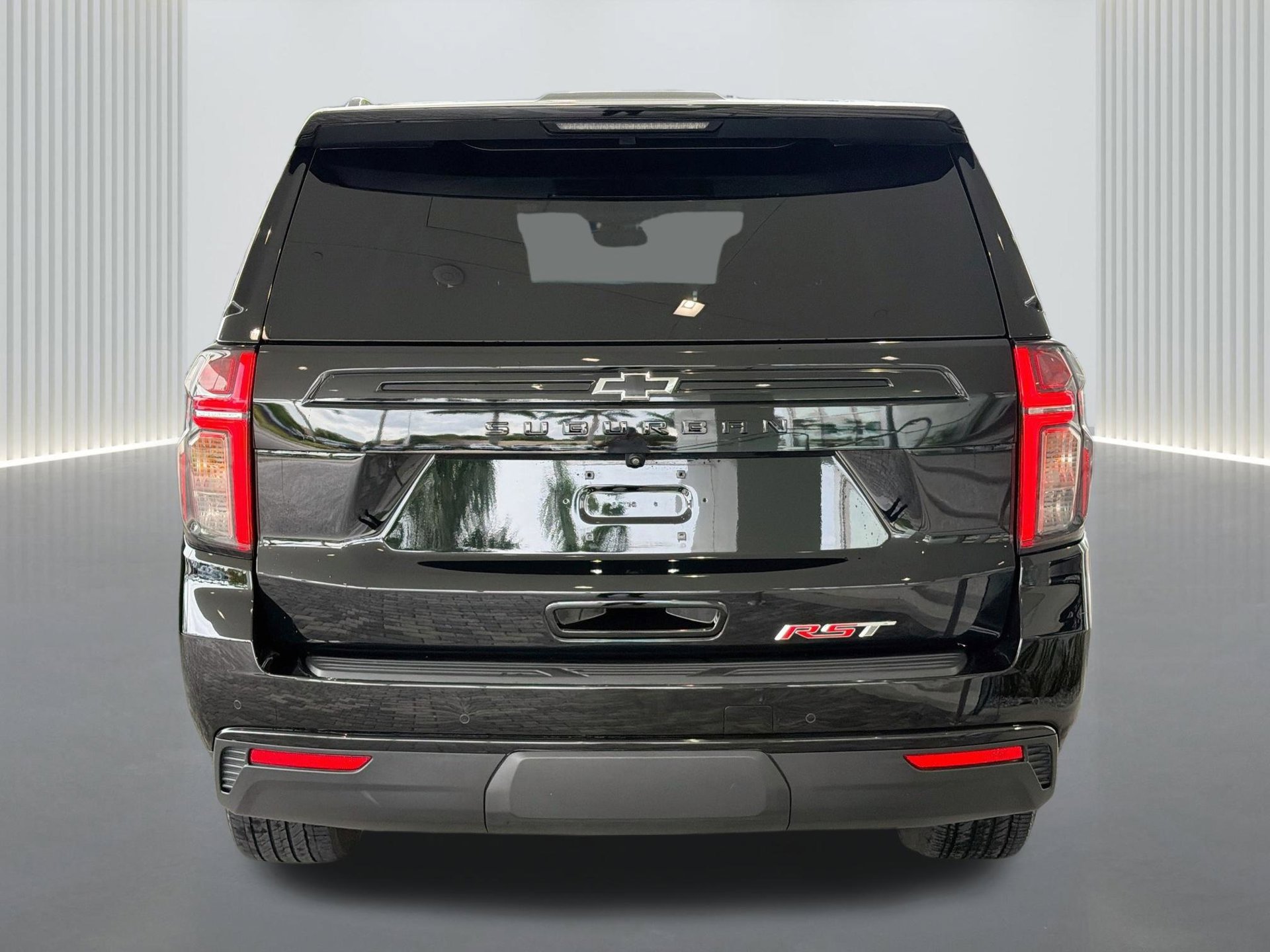 Used 2023 Chevrolet Suburban RST w/ Luxury Package RWD image 4
