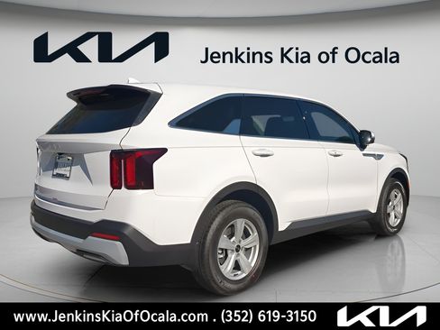 New 2026 Kia Sorento LX FWD image 3