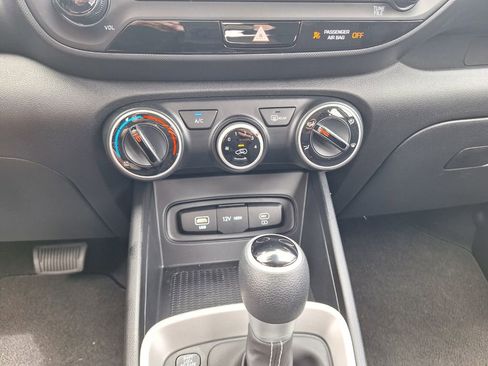 Used 2026 Hyundai Venue SE FWD image 13