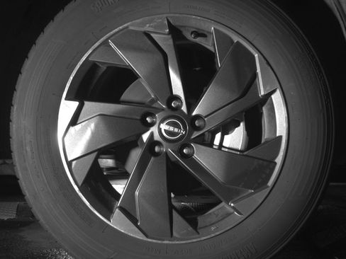 Used 2025 Nissan Rogue SV image 13