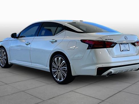 Used 2025 Nissan Altima 2.5 SL FWD image 11