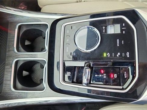 Used 2025 BMW 740i xDrive 740i xDrive image 49