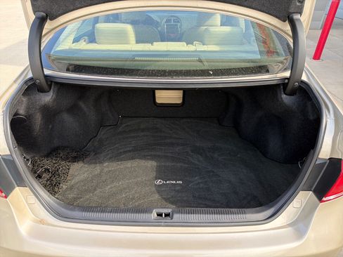 Used 2011 Lexus ES 350 w/ Preferred Accessory Package FWD image 10