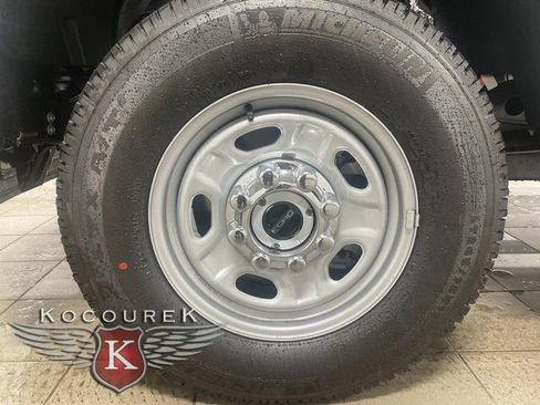 New 2026 Ford F250 XL w/ XL Chrome Package image 7