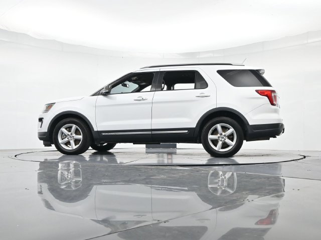 Used 2019 Ford Explorer XLT w/ Equipment Group 202A FWD image 41