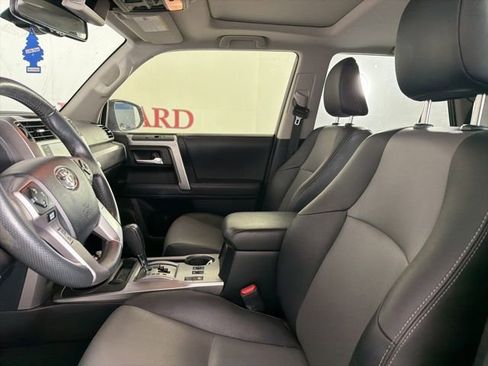 Used 2020 Toyota 4Runner SR5 Premium w/ Moonroof Package AWD/4WD image 11