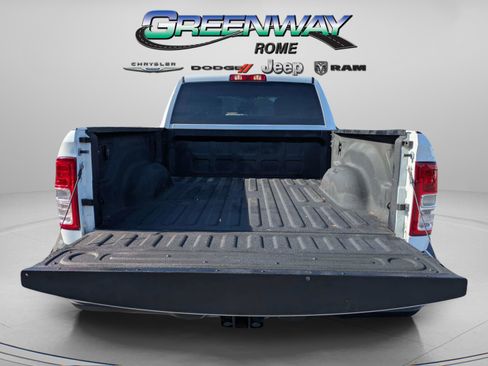 Used 2024 RAM 2500 Tradesman w/ Chrome Appearance Group AWD/4WD image 9