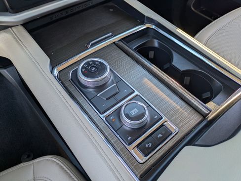 Used 2024 Ford Expedition Max Limited image 28