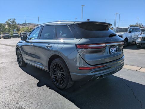 Used 2022 Lincoln Corsair Reserve image 6