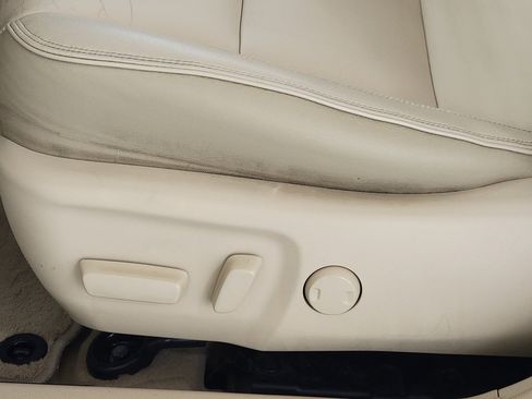 Used 2017 Toyota Camry XLE w/ Moonroof Package image 16