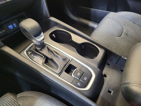 Used 2019 Hyundai Santa Fe SE FWD image 26