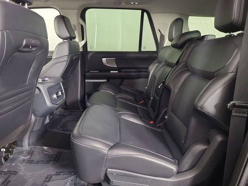 Used 2025 Ford Expedition Max Platinum image 20