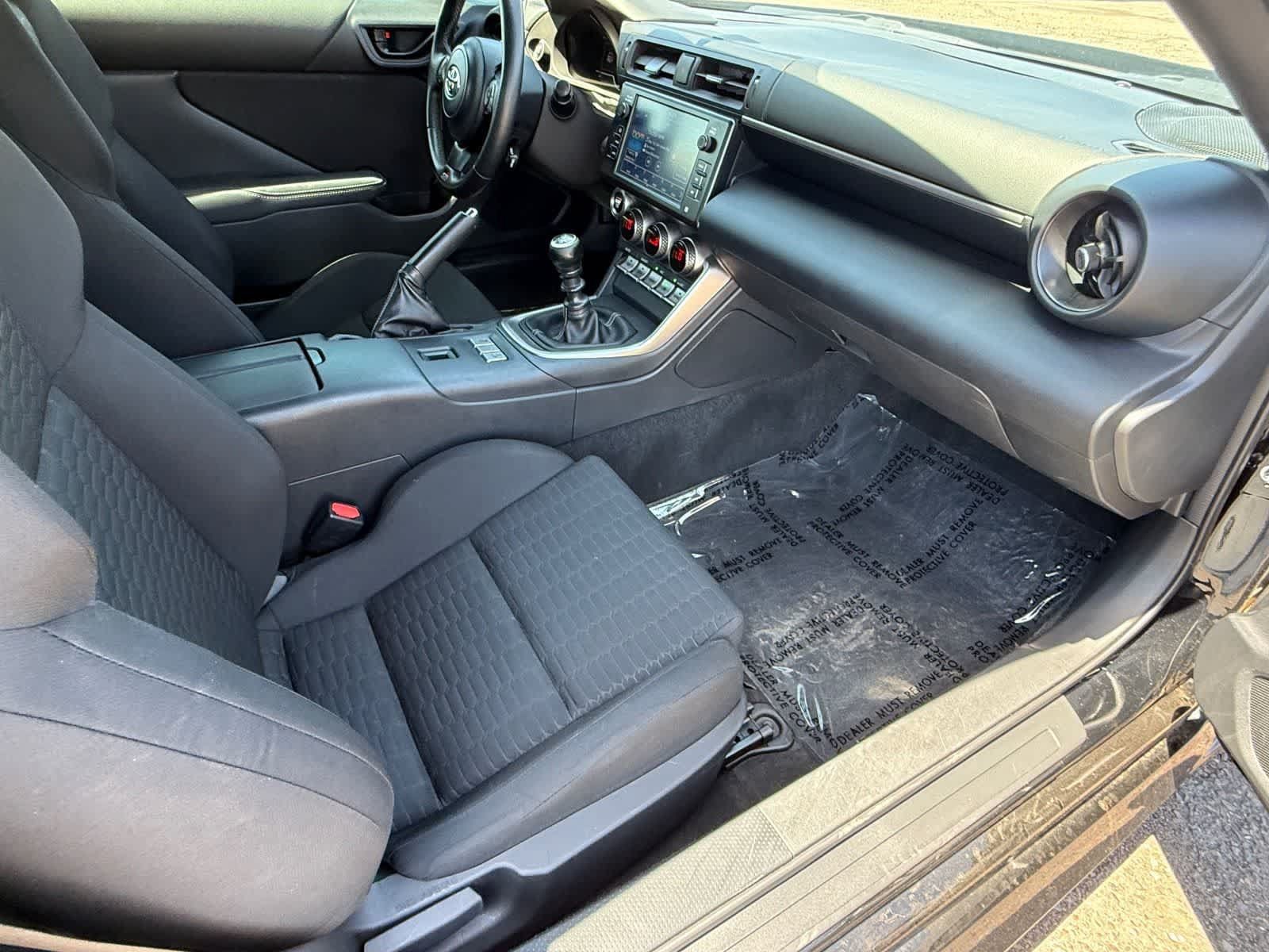 Used 2023 Toyota GR86 w/ ALL Weather Mat Package (TMS) RWD image 32