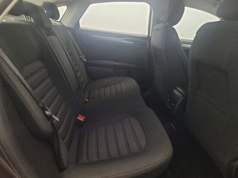 Used 2018 Ford Fusion SE w/ Fusion SE Technology Package FWD image 19