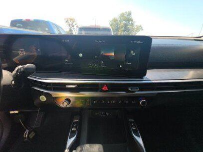 Used 2025 Kia Sorento EX w/ Panoramic Sunroof Package FWD image 14