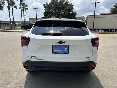 Used 2025 Chevrolet Trax RS w/ Sunroof Package FWD image 6