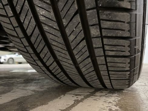 Used 2022 Volkswagen Tiguan SE image 95